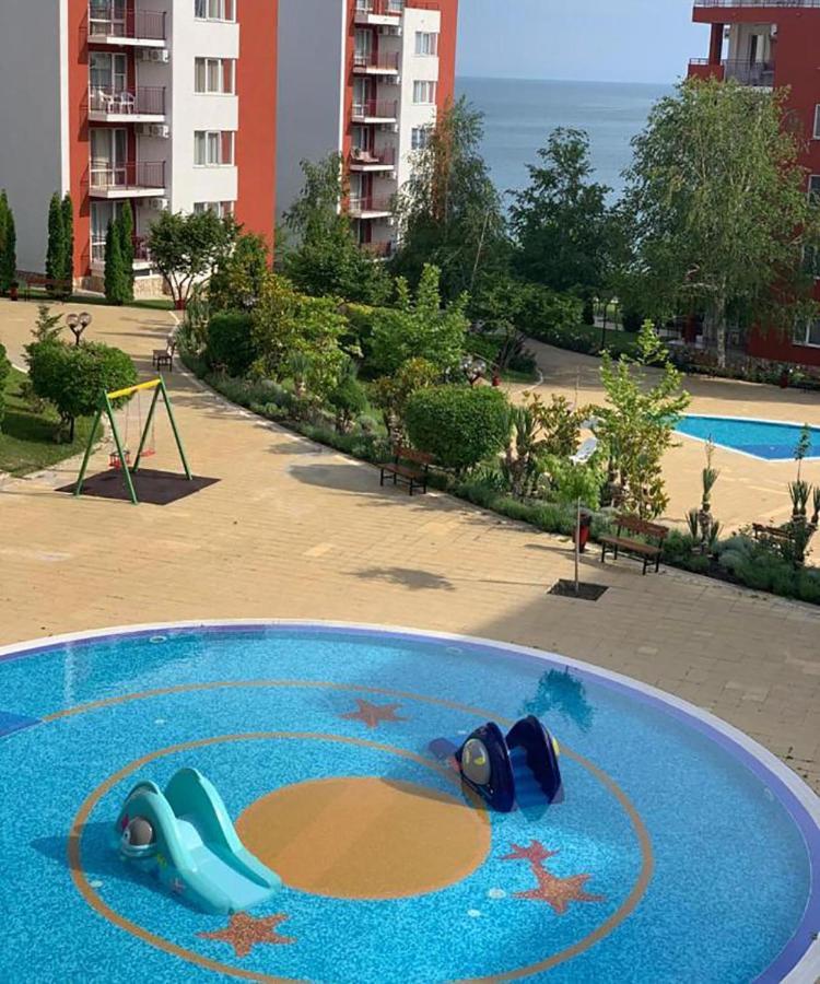 Panorama Fort Beach, Фамилно студио Deluxe Свети Влас Екстериор снимка