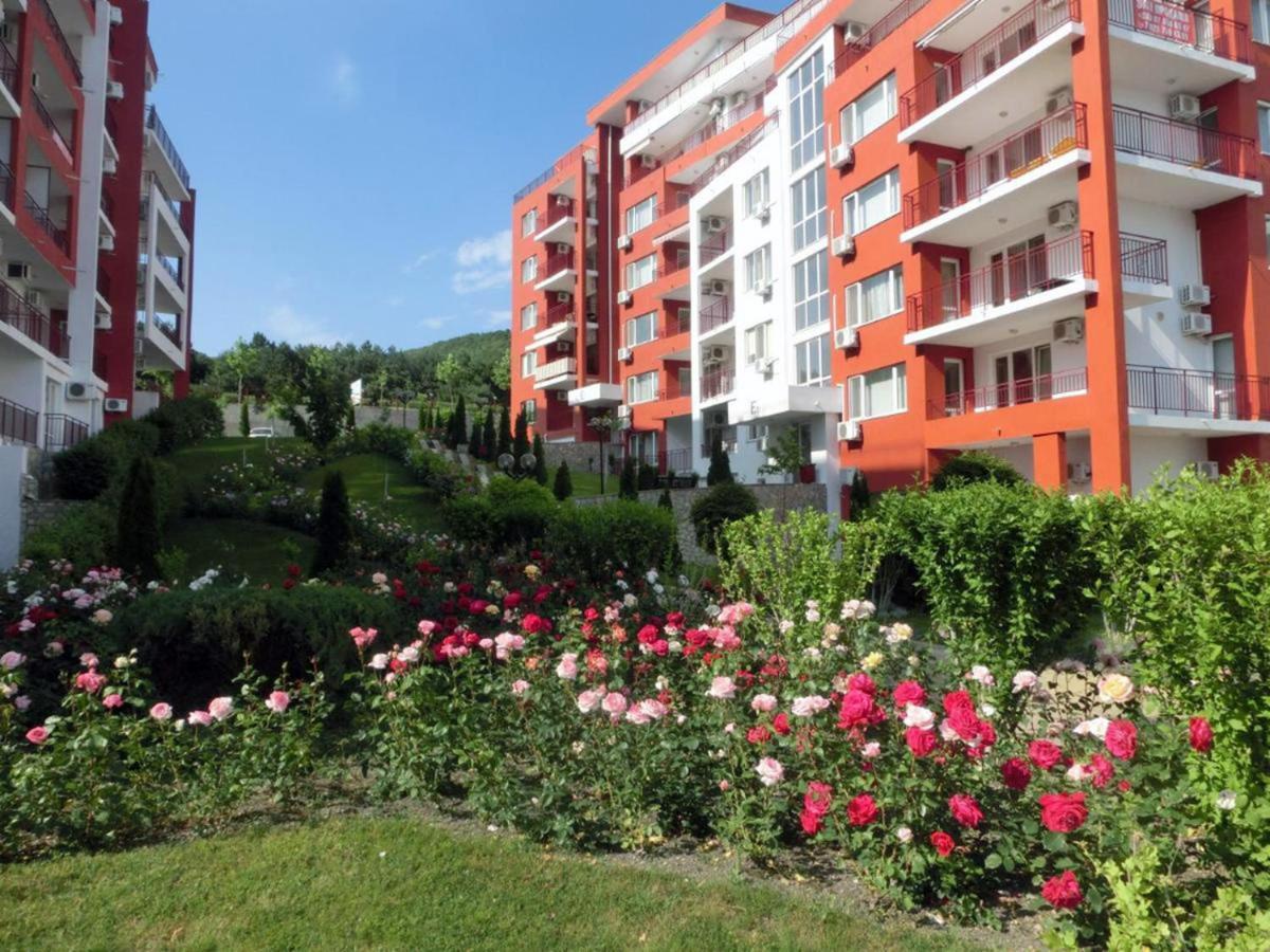 Panorama Fort Beach, Фамилно студио Deluxe Свети Влас Екстериор снимка